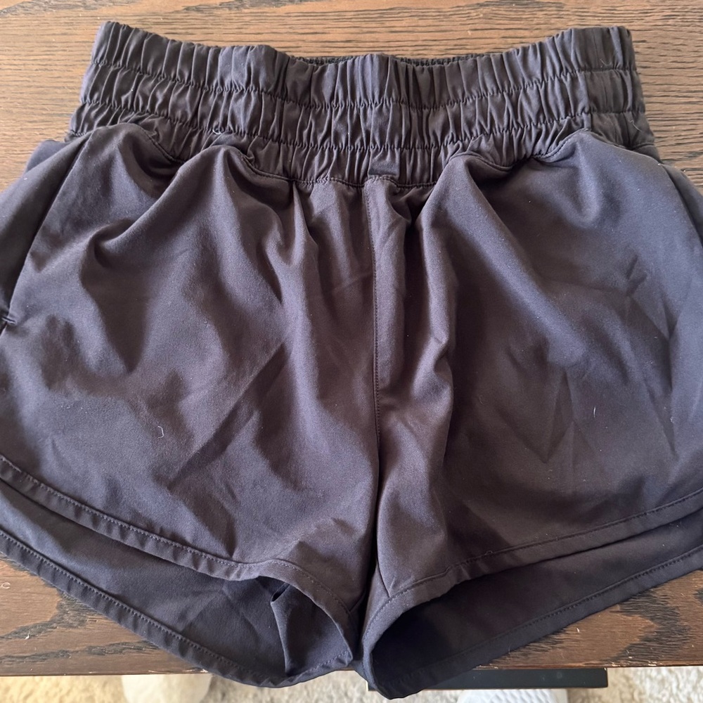 Like New Athleta Girl Run Free 2.5” Shorts